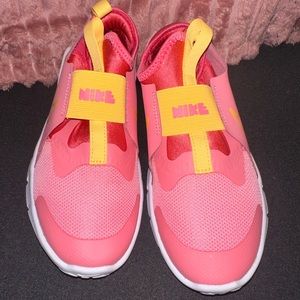 Nike Flex Runner 2 (Size: 2 Youth) New, no box